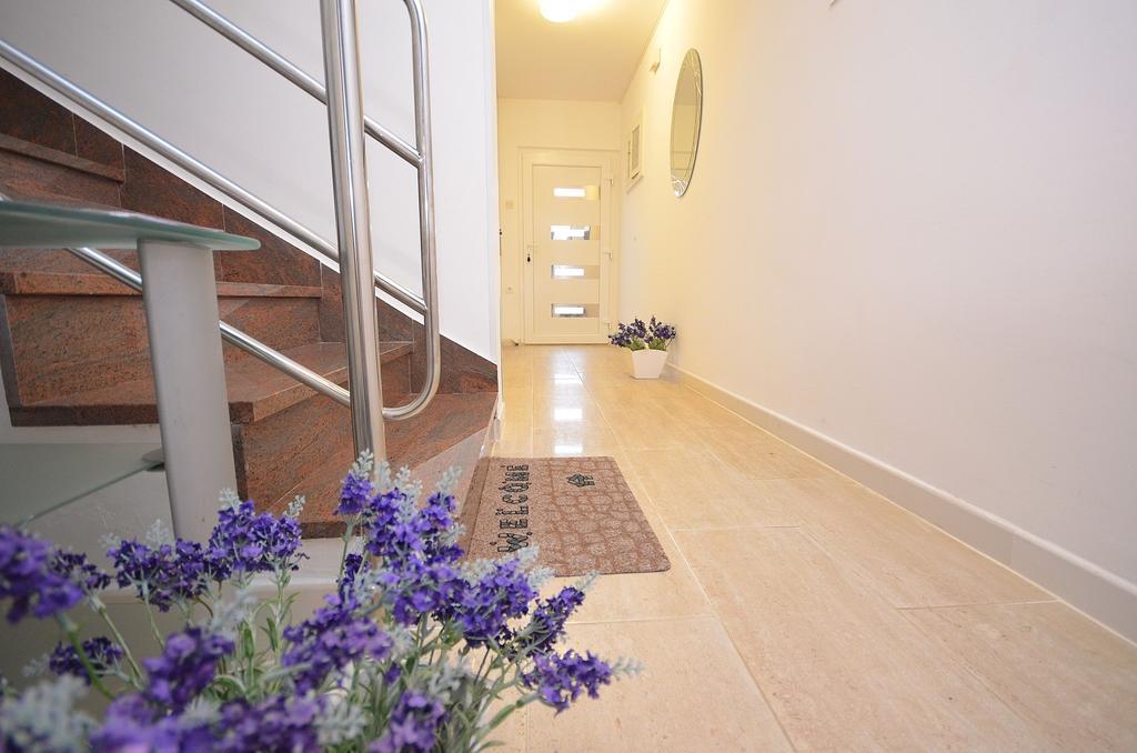 Apartments Miriam Srima Vodice Exterior foto